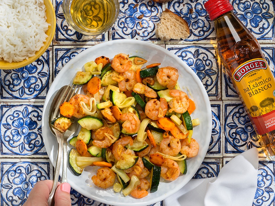 Gambas al ajillo con verduras